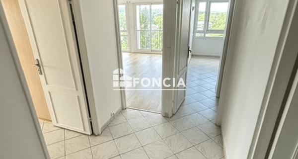 Location Appartement 4 pièces 76.3 m² - Verrières-le-buisson 91370