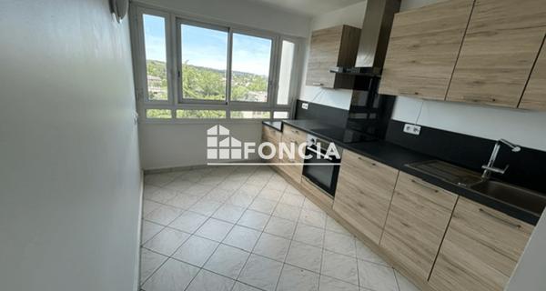 Location Appartement 4 pièces 76.3 m² - Verrières-le-buisson 91370