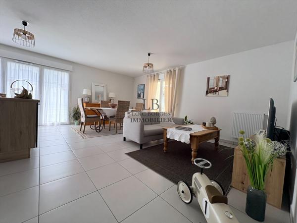 Appartement
         4 pièces
        - 93 m² Exclusivité 319 000 € *