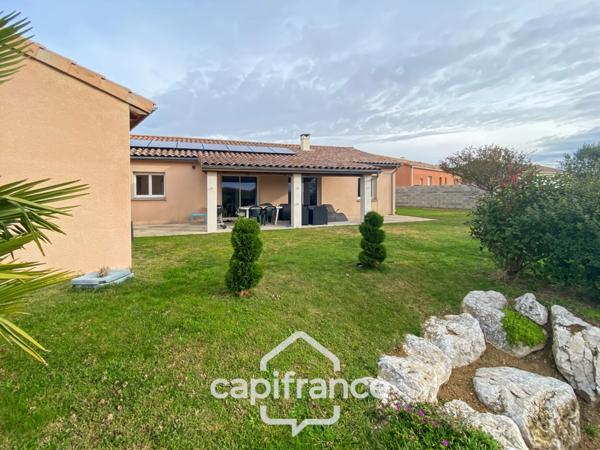 Rare à Etables: maison d'environ 100 m2, 3 chambres et son terrain paysagé de 1000 m2