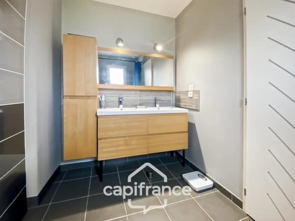 Rare à Etables: maison d'environ 100 m2, 3 chambres et son terrain paysagé de 1000 m2