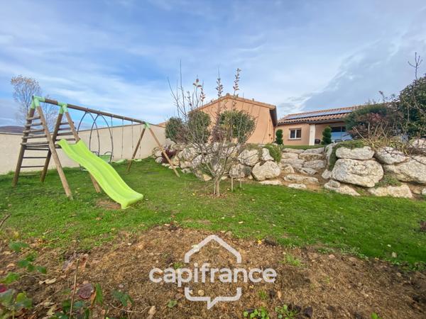 Rare à Etables: maison d'environ 100 m2, 3 chambres et son terrain paysagé de 1000 m2