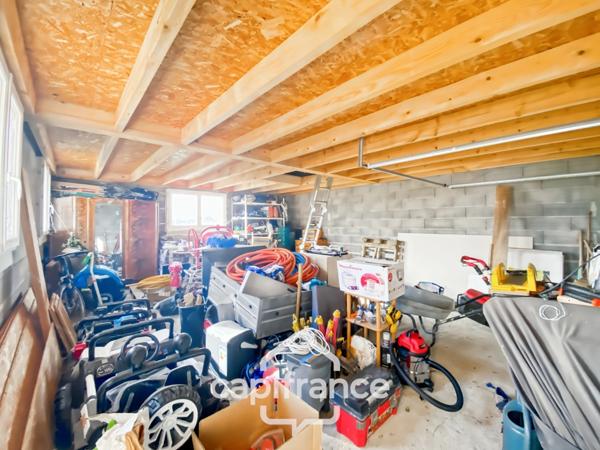 Rare à Etables: maison d'environ 100 m2, 3 chambres et son terrain paysagé de 1000 m2