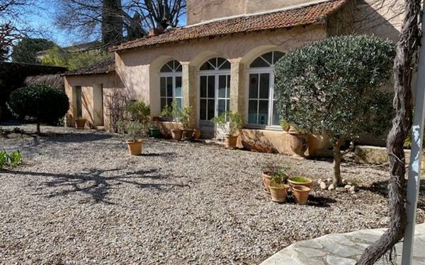 Maison à vendre    18 pièces •  Saint-André-de-Sangonis