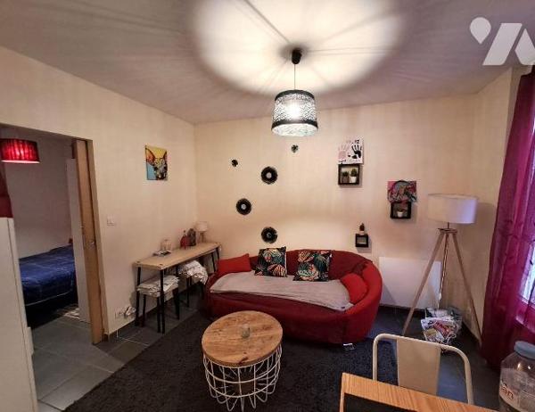 A VENDRE  QUIMPER CENTRE VILLE à 5 min à pied de la Cathédrale, charmant appartement de 27 m² s...