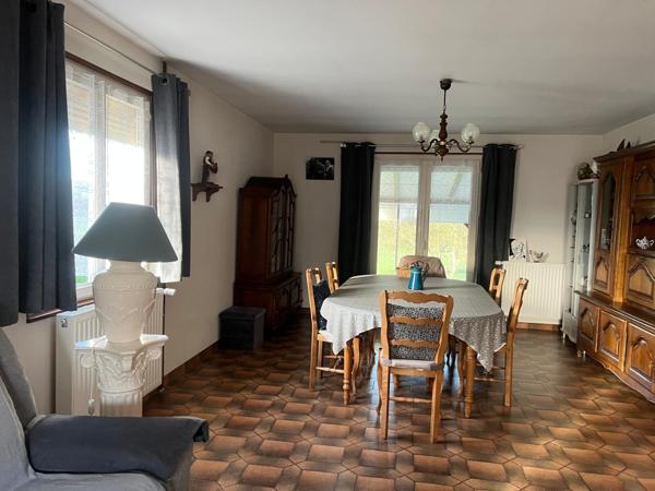 Maison de 164 m2 sur sous-sol, 4 chambres, terrain et dépendance