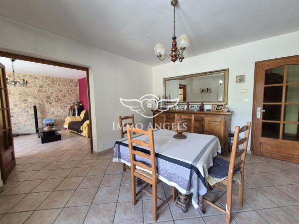 Maison 9 pièces 137m², dépendance 36m², piscine et pool house, sur terrain 2207m²