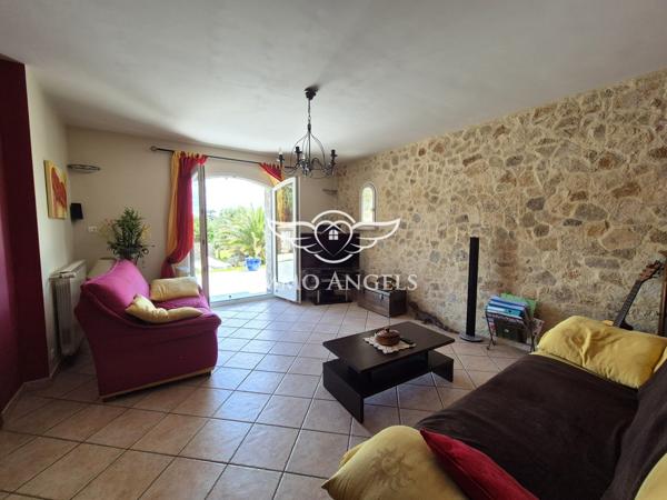 Maison 9 pièces 137m², dépendance 36m², piscine et pool house, sur terrain 2207m²