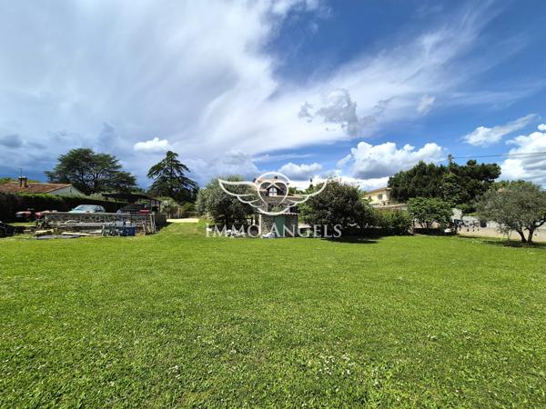 Maison 9 pièces 137m², dépendance 36m², piscine et pool house, sur terrain 2207m²