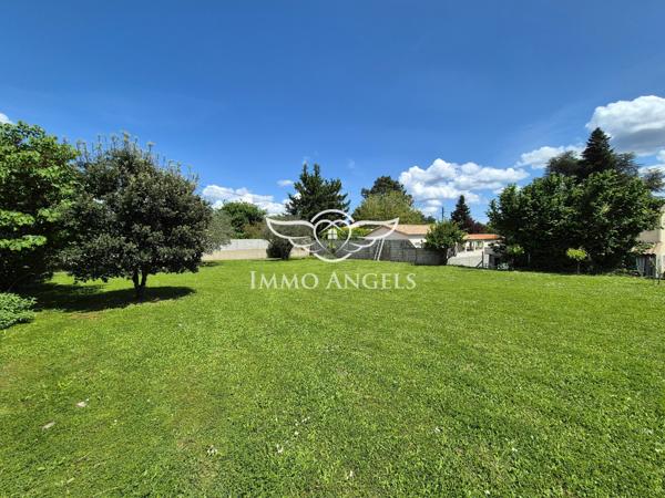 Maison 9 pièces 137m², dépendance 36m², piscine et pool house, sur terrain 2207m²