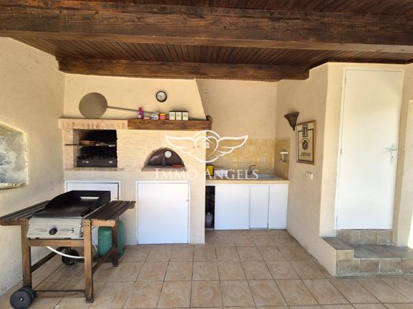 Maison 9 pièces 137m², dépendance 36m², piscine et pool house, sur terrain 2207m²