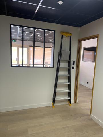 11430 GRUISSAN LOCAL COMMERCIAL ETAT NEUF CLIMATISE 2 BUREAUX