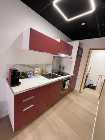 11430 GRUISSAN LOCAL COMMERCIAL ETAT NEUF CLIMATISE 2 BUREAUX