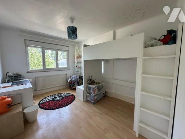 Maison de type 6 pièces, élevée sur un sous-sol totale, et édifiée sur un terrain de 420 m