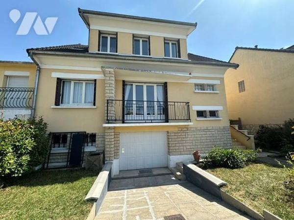 Maison de type 6 pièces, élevée sur un sous-sol totale, et édifiée sur un terrain de 420 m