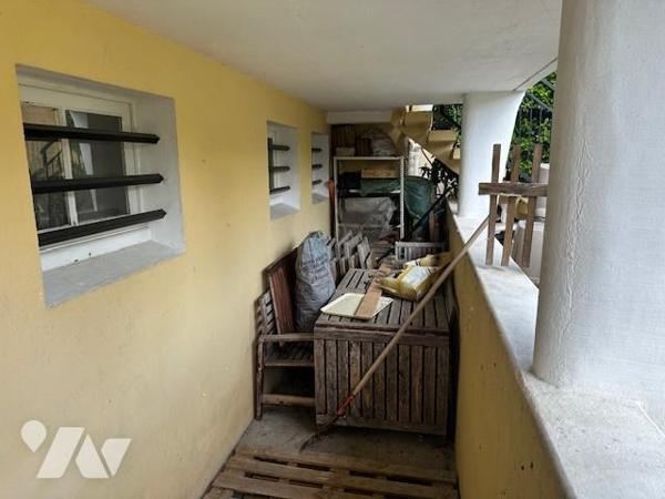Maison de type 6 pièces, élevée sur un sous-sol totale, et édifiée sur un terrain de 420 m