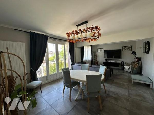 Maison de type 6 pièces, élevée sur un sous-sol totale, et édifiée sur un terrain de 420 m