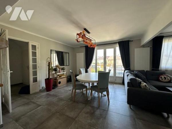 Maison de type 6 pièces, élevée sur un sous-sol totale, et édifiée sur un terrain de 420 m