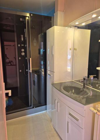 Appartement T3 lumineux avec balcon, garage et parking à Saumur