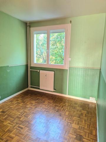 Appartement T3 lumineux avec balcon, garage et parking à Saumur