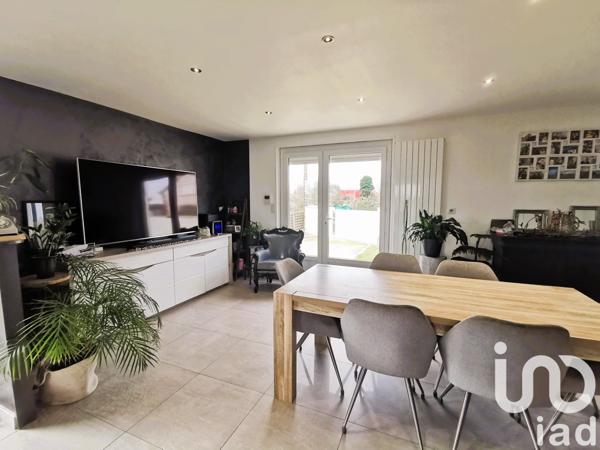 Maison 6 pièces de 133 m² à Les Villages Vovéens (28150)