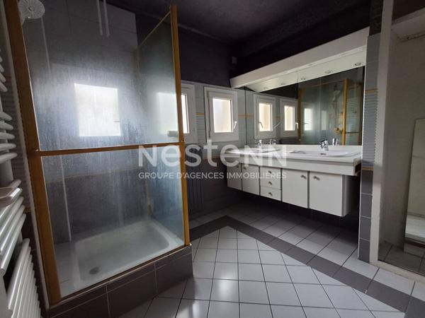 Maison familiale 4 chambres, sur sous-sol complet à Elven.