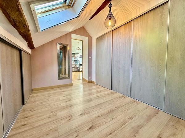 Maison coup de coeur à vendre à Chécy Maison avec garage, dépendance et carport