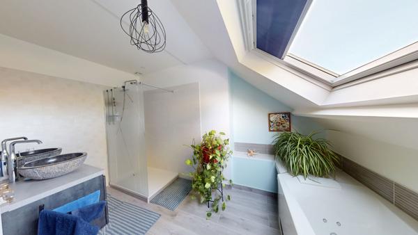 Maison coup de coeur à vendre à Chécy Maison avec garage, dépendance et carport
