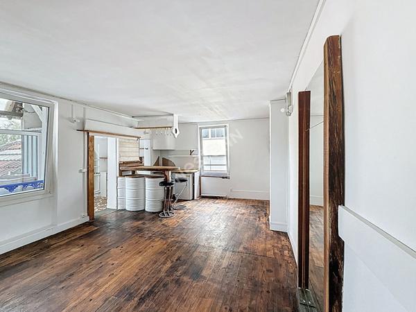 BAS MONTREUIL LIMITE VINCENNES, DERNIER ETAGE, 2/3 PIECES EN DUPLEX DE 39M² (88M² AU SOL) AVEC TERRASSE PRIVATIVE.