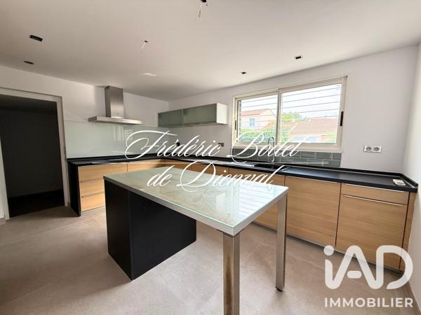 Maison à vendre 5 pièces 150,44 m² Saint-Estève
