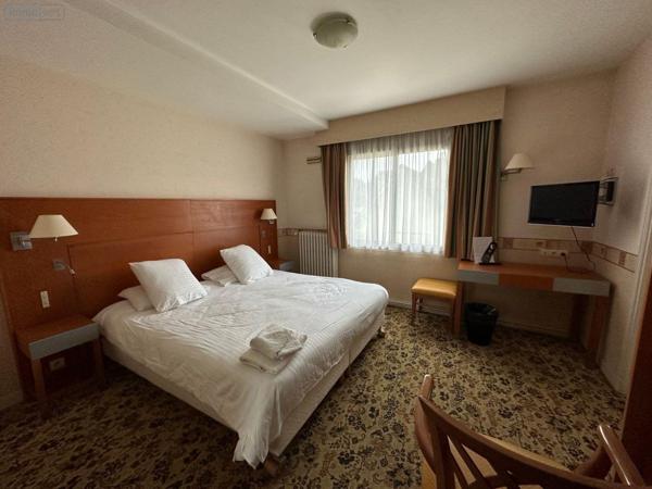 Murs commerciaux à vendre à Montrichard-Val-de-Cher dans le Loir-et-Cher (41400), ref : 12101/1262   
CENTRE BOURG