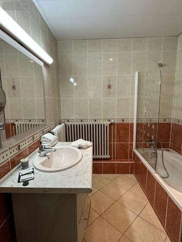 Murs commerciaux à vendre à Montrichard-Val-de-Cher dans le Loir-et-Cher (41400), ref : 12101/1262   
CENTRE BOURG