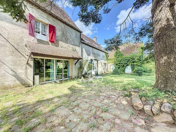 Maison familiale à vendre à 5 min de Thiron-Gardais (28480)  7 chambres, dépendances, terrain arboré