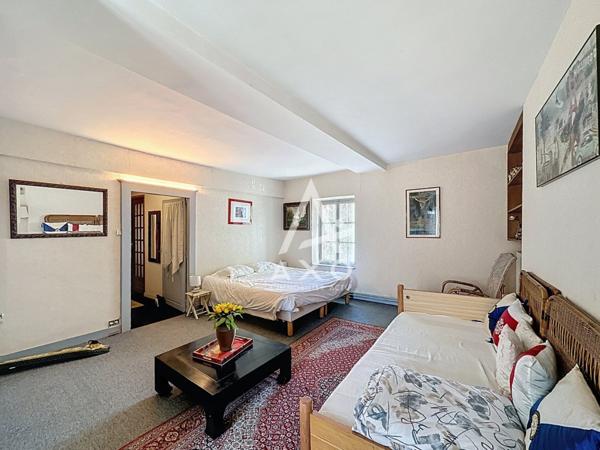 Maison familiale à vendre à 5 min de Thiron-Gardais (28480)  7 chambres, dépendances, terrain arboré