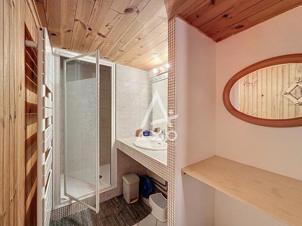 Maison familiale à vendre à 5 min de Thiron-Gardais (28480)  7 chambres, dépendances, terrain arboré