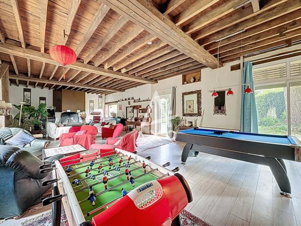 Maison familiale à vendre à 5 min de Thiron-Gardais (28480)  7 chambres, dépendances, terrain arboré