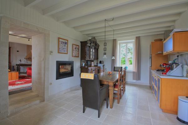 Belle propriété, rénovée récemment, avec gîtes sur 3761 m² de terrain.