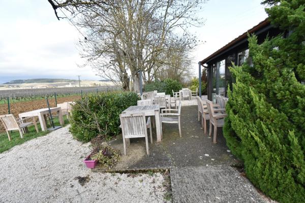 A saisir restaurant (fond et murs) idéalement situé face au vignoble