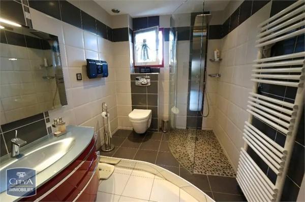 Maison à louer 5 pièces 118.29m² Seyssins (38180)