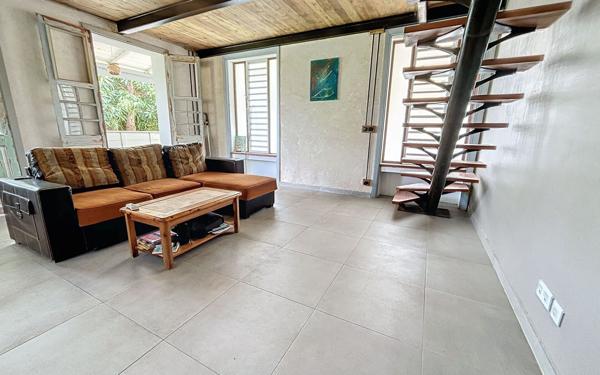 Maison à vendre    6 pièces •  Basse-Terre