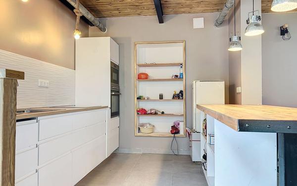 Maison à vendre    6 pièces •  Basse-Terre