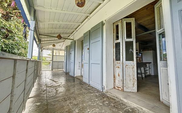 Maison à vendre    6 pièces •  Basse-Terre