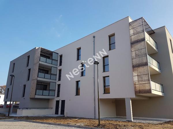 Appartement à louer - Saint Avé T2  50m² balcon cave et parking - PINEL
