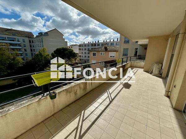 Location Appartement 5 pièces 133.2 m² - 27 RUE CHARLES MONTALAND Villeurbanne 69100