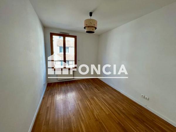 Location Appartement 5 pièces 133.2 m² - 27 RUE CHARLES MONTALAND Villeurbanne 69100