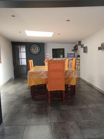 Maison d''habitation + studio + garage indépendant - 298000  TTC - CHALLANS