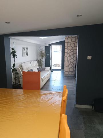 Maison d''habitation + studio + garage indépendant - 298000  TTC - CHALLANS
