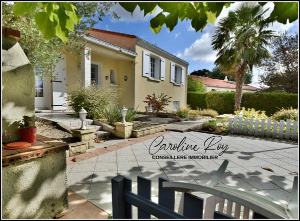 Gétigné (44190) GETIGNE Centre bourg, maison 3 ch - 2 garages et 1870 m² de jardin clos et arboré.