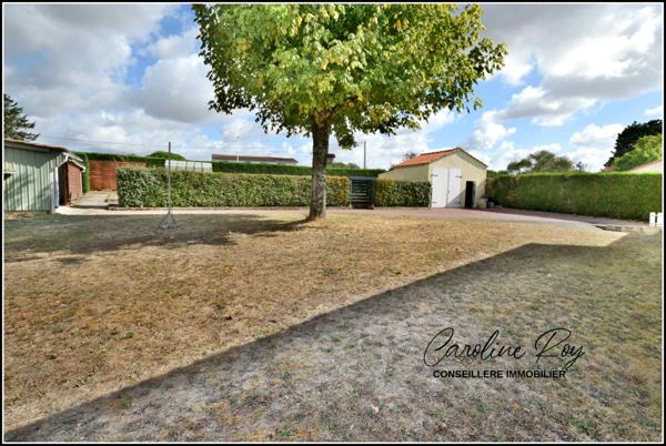 Gétigné (44190) GETIGNE Centre bourg, maison 3 ch - 2 garages et 1870 m² de jardin clos et arboré.