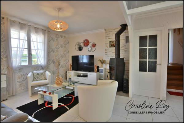 Gétigné (44190) GETIGNE Centre bourg, maison 3 ch - 2 garages et 1870 m² de jardin clos et arboré.